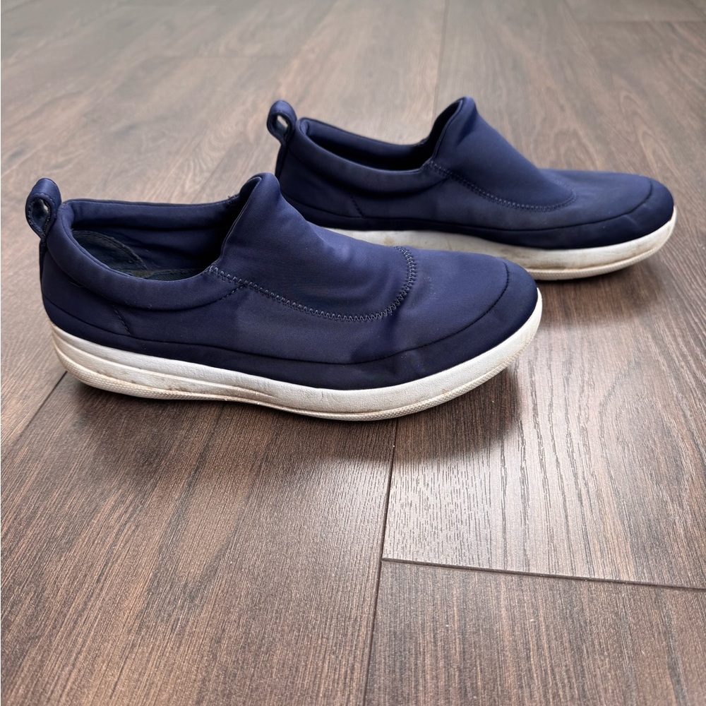 Fitflop Women’s Navy Slip-On Shoes with Bright White Sole